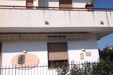 هاستل Locanda Ermes