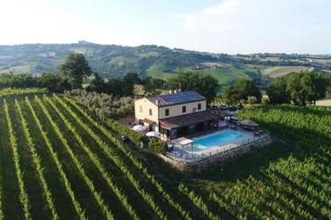 בית מלון כפרי Villa Le Vigne