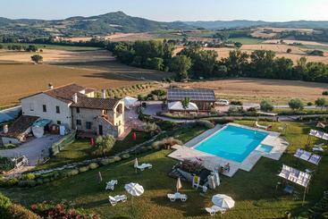 هتل Agriturismo San Silvestro