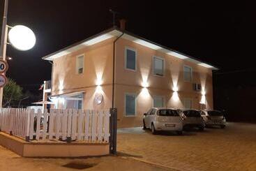 膳宿费 Dolce Dormire Civitanova