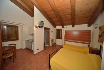 هتل Agriturismo Calderino