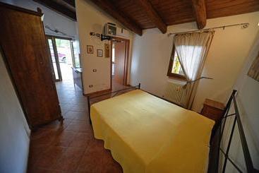 هتل Agriturismo Calderino