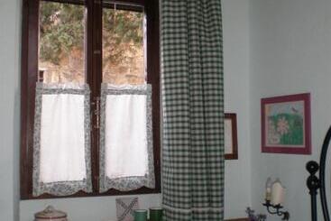 هتل Agriturismo Podere Torre