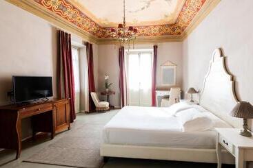 פנסיון Vincafè