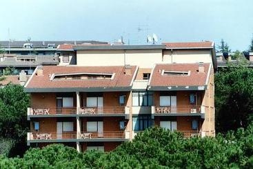 מלון דירות Eur Nir Residence