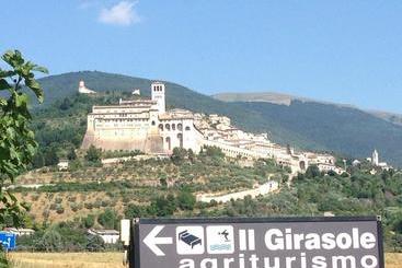هتل Agriturismo Il Girasole Assisi