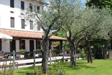 ホテル La Pioppa Agriturismo