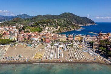 هتل آپارتمان Miramare Suites