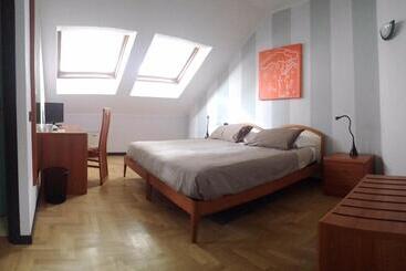 פנסיון Mini Hotel Wine & Dreams