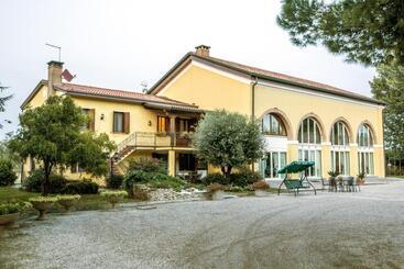 Szálloda Agriturismo Ae Cavane