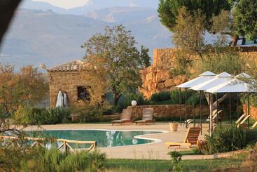 فندق Agriturismo Feudo Muxarello