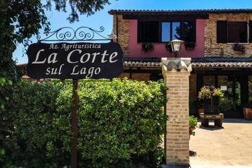 هتل Agriturismo La Corte Sul Lago