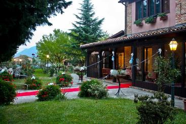 هتل Agriturismo La Corte Sul Lago