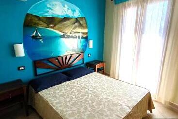 هتل آپارتمان Puesta De Sol Residence