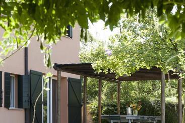 ホテル Agriturismo Terre Bianche