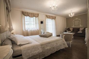 فندق Berry House