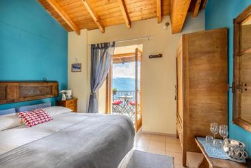 هتل Agriturismo Da Attilio