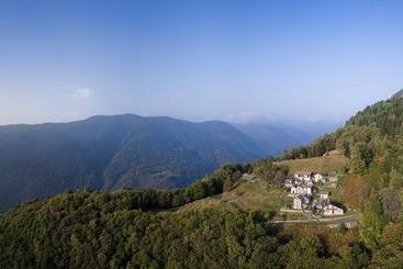 هتل Agriturismo Da Attilio