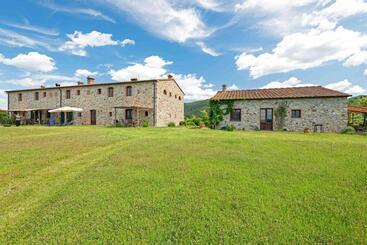 Отель Agriturismo Fattoria Di Statiano