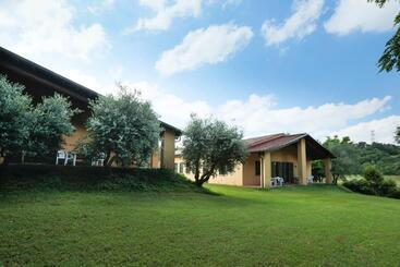 בית מלון כפרי Agriturismo Gardenali