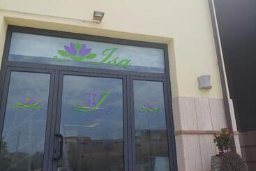 アパートホテル Isa Residence Fiumicino Airport