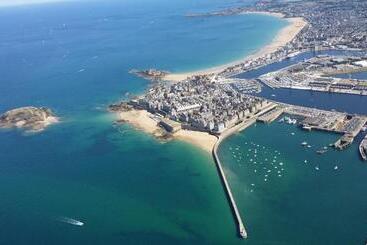 هتل Brasserie Armoricaine