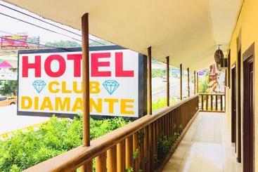 בית מלון כפרי Club Diamante