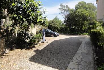 펜션 Au Reveil Des Cigales