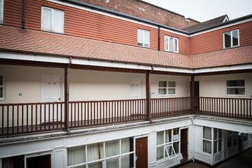 בית מלון כפרי Tlk Apartments And