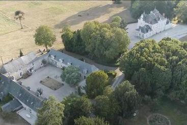 펜션 L éco Domaine Du Chalonge