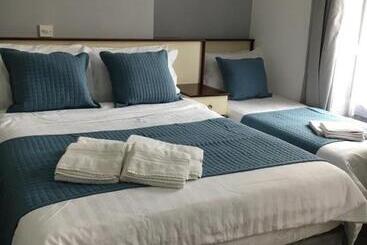 פנסיון Avoca Villa Guest House