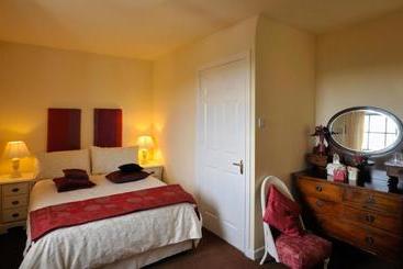 پانسیون Pinewood Lodge Guest House