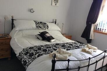 펜션 Rudan Guest House Ab53 6uq