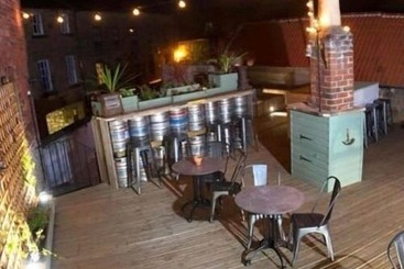 هاستل The Dirty Bottles Inn