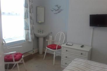 پانسیون Knoll Guest House