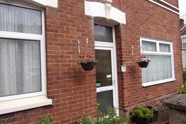 Пансион St Anne S Road Guest House