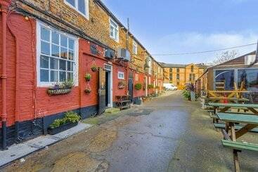 ユースホステル The Watergate Inn