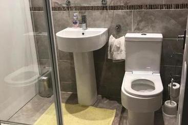 تختخواب و صبحانه Acacia Villas Guest House