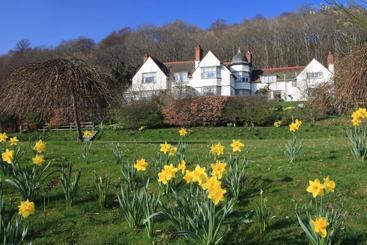 پانسیون Fauhope Country House