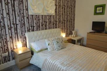 פנסיון Room@87