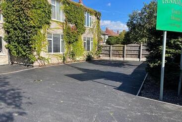 פנסיון Tanamara Guest House