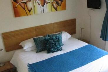 پانسیون Treetops Guest House