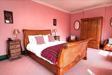 旅馆 The Cleveland Tontine