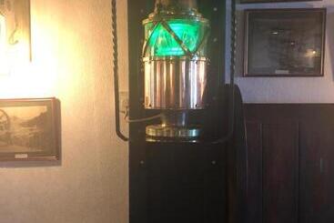 הוסטל The Top House Inn