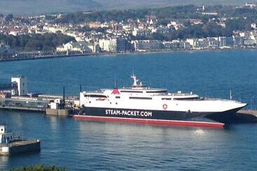 פנסיון Cubbon House