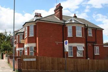 بنسيون Grove Guest House