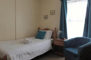 ペンション The Denewood