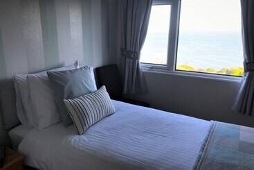 펜션 The Miclaran Guest House