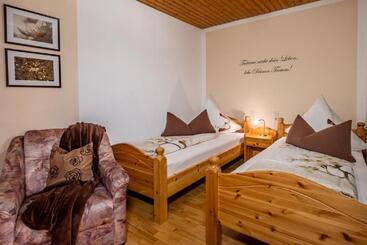 هتل Ferienhof Obertennersreuth