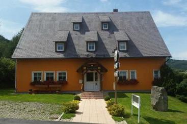 Auf Der Heide Gasthof & Pension